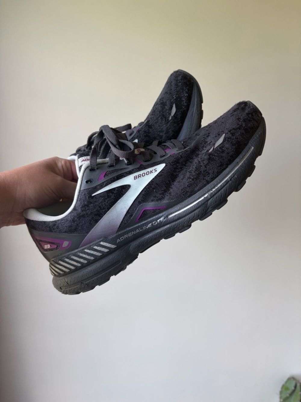 Brooks Adrenaline GTS 23